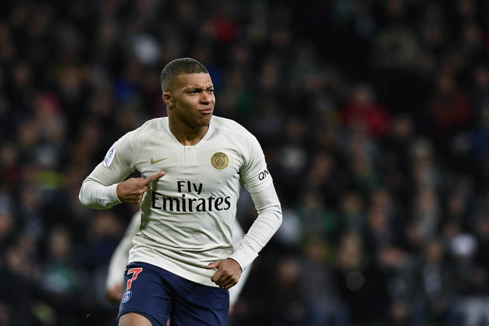 光大证券：维持鸿腾精密“买入”评级 AI业务收入贡献有望持续提升